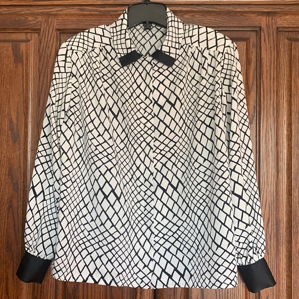 Ladies One of a Kind Blouse - NEW